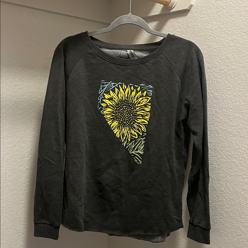 Nevada Sunflower Long Sleeve Super Soft Sweatshirt- dark grey (worn 3x)